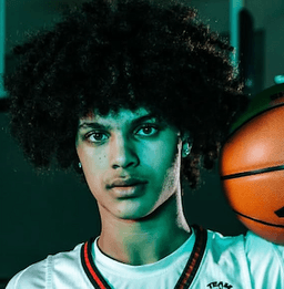 Isaiah Carter
